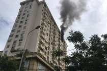 Nổ bình ga rung chuyển chung cư tại Hà Nội, khói đen nghi ngút