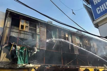 Cháy công ty Rạng Đông: Khoanh vùng khu vực ảnh hưởng sức khỏe... dân nên cách ly