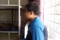 Phú Thọ: Bố cùng dì ghẻ bạo hành con trai tàn bạo