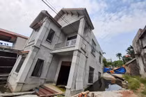 3 tháng sau sự cố hố tử thần 'nuốt' nhà, người dân vẫn phải đi ở nhờ