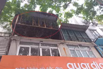 Hà Nội: Cụ bà 73 bỗng dưng bị nhà hàng xóm “ngồi” lên trên đầu