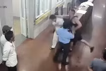 Lao vào hành hung bác sĩ vì cho rằng không “nhiệt tình” khám 