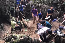 Cận cảnh dân Yên Bái kéo nhau lên rừng đào đá quý rồi thất vọng bỏ về