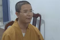 Thầy chùa đập vỡ kính ô tô: Mắc tâm thần phân liệt, hành động vậy... bình thường?