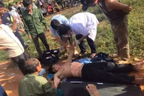 Người đàn ông tự rạch bụng vì nghĩ trong bụng có bom