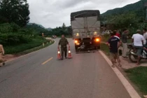 Sơn La: Xe máy tông đuôi xe tải, 1 người tử vong