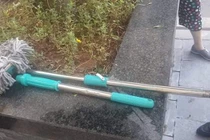 Hà Nội: Cháu bé bị chổi rơi vào đầu ở chung cư New Horizon City‎