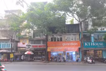 Cụ bà 73 bị nhà hàng xóm “ngồi” lên trên đầu: Phường Bách Khoa nói gì?