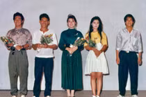 Việt Trinh đăng ảnh chụp với Lý Hùng gần 30 năm trước 