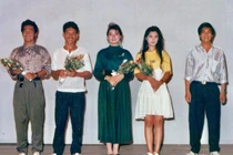 Việt Trinh đăng ảnh chụp với Lý Hùng gần 30 năm trước 