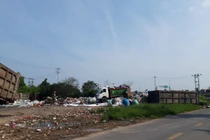 Ô nhiễm do bãi rác, người Hà Nội phải bịt khẩu trang khi ngồi trong nhà