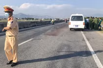 Tranh cãi trách nhiệm vụ tài xế đâm chết người đi bộ qua đường quốc lộ