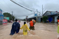 Phú Quốc ngập lịch sử, đường xá biến thành sông
