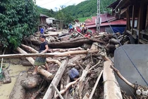 Sau lũ, bản Sa Ná ở Thanh Hóa trông như ngày tận thế