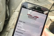 Trường Gateway thay đổi cách liên lạc với phụ huynh: Liệu còn rủi ro?