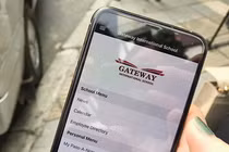 Trường Gateway thay đổi cách liên lạc với phụ huynh: Liệu còn rủi ro?