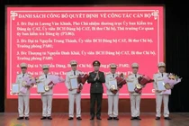 Đại tá công an đọc thơ khi nhận quyết định nghỉ hưu trước tuổi