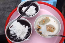 Ăn đủ món ngon ở góc phố Đinh Liệt - Hàng Bạc