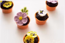 9 ý tưởng trang trí bánh ngọt tuyệt đẹp với hoa