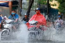 Dự báo thời tiết 3/5: Hà Nội mưa dông ngày Quốc tang