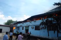 Khu nhà xưởng ở Bình Dương bốc cháy sau tiếng nổ lớn