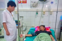 Ngừng thở kéo dài vì ngộ độc rượu ngâm củ ấu tẩu