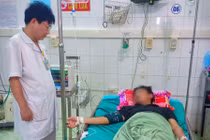 Ngừng thở kéo dài vì ngộ độc rượu ngâm củ ấu tẩu