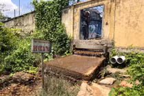 Đào sâu 3m tìm đường ống xả thải ra sông La Ngà