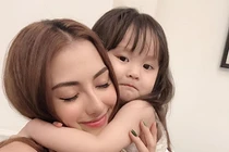 Hồng Quế úp mở chuyện lạ khiến fan "đảo điên"