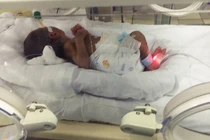 Người mẹ ung thư đang “tự làm nên phép màu” để được gặp con