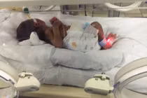 Người mẹ ung thư đang “tự làm nên phép màu” để được gặp con