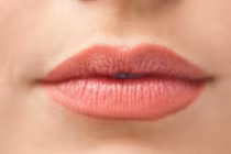 Bạn đã biết cách chăm sóc môi trong mùa hè để không thâm sạm?