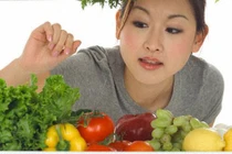 Tác hại không ngờ khi ăn quá nhiều rau xanh