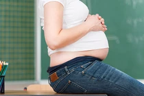 Những tư thế ngồi nguy hiểm khi mang thai