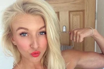 Thiếu nữ sở hữu hông quả táo nhờ ăn socola mỗi ngày