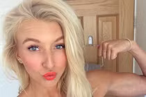 Thiếu nữ sở hữu hông quả táo nhờ ăn socola mỗi ngày