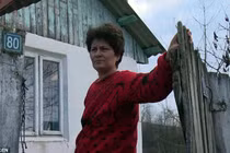 Điên tiết xé rách tinh hoàn vì chồng không làm việc nhà