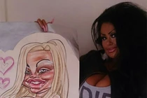 Chi cả đống tiền để phẫu thuật giống tranh biếm họa