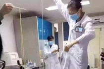 Hoảng hồn sán dây dài 5m trong ruột do ăn sashimi