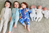 Mẹo chăm con nhàn tênh của mẹ 22 tuổi 6 đứa con