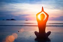 6 tư thế yoga trị đau mỏi lưng cho người ngồi lâu