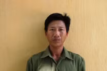 Mâu thuẫn nhỏ, vác dao đâm thủng bụng hàng xóm