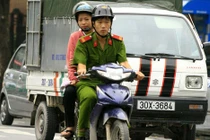 Con công an được miễn học phí