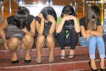 Một đêm, Công an Hà Nội “quét” hơn 200 “gái gọi“