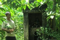 Ngôi làng trắng khăn tang vì Cổ miếu nổi giận?