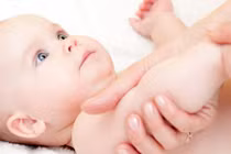 Bí quyết nuôi con gái xinh đẹp như hoa khi lớn lên