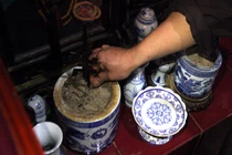 Chuyên gia phong thủy tư vấn cách bốc lại bát hương cuối năm