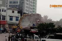 HN: Chính thức cưỡng chế ngôi nhà tại nút thắt cổ chai đường Bưởi