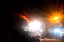 Náo loạn vì cơ sở sản xuất nước đá nổ như pháo hoa