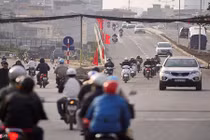 Chướng mắt cảnh giao thông bát nháo trên đường nghìn tỷ mới thông xe